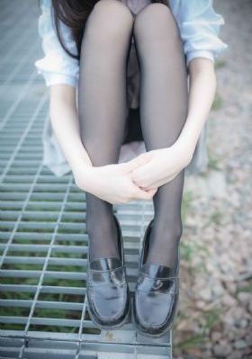 两个女人互添下身视频在线观看